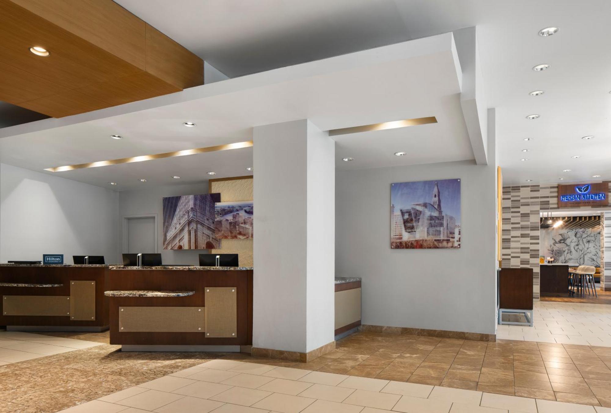 Doubletree By Hilton Hartford Downtown Hotel Exterior foto