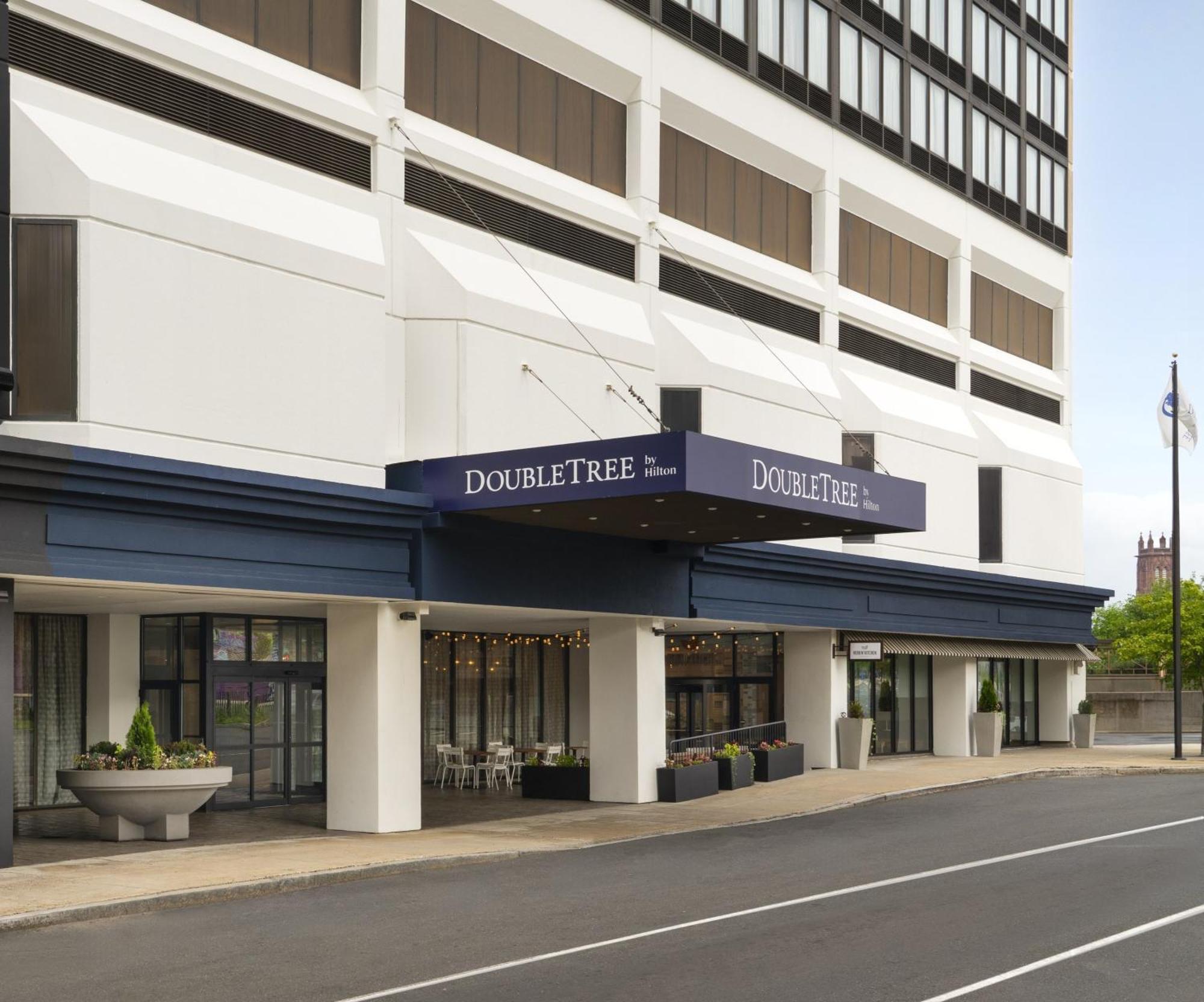 Doubletree By Hilton Hartford Downtown Hotel Exterior foto